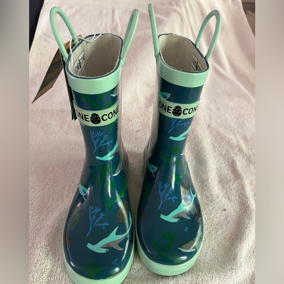 NWT Kids line cone UNISEX “shark attack” rain boots kids size 13 - Picture 3 of 6
